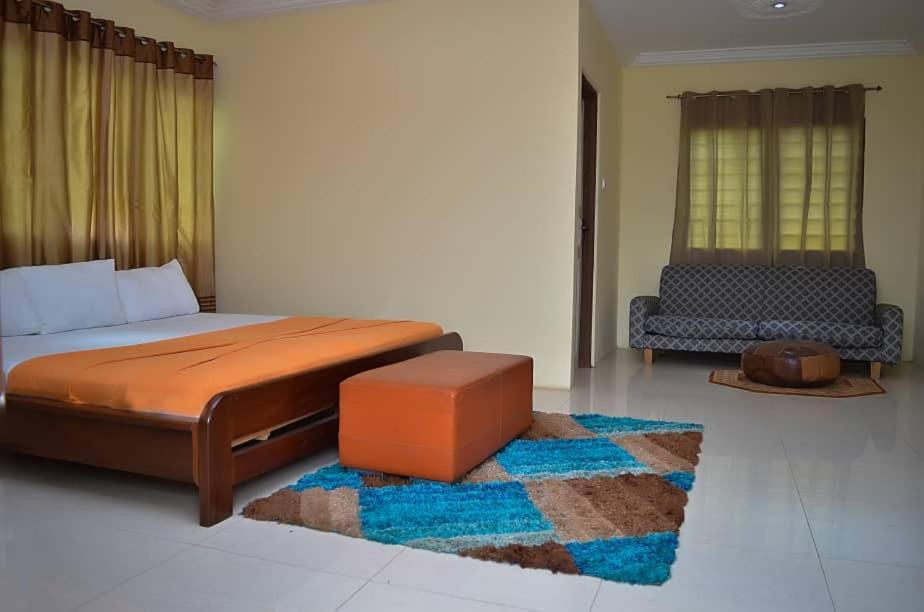 Hotel Loreto Cape Coast Exterior photo