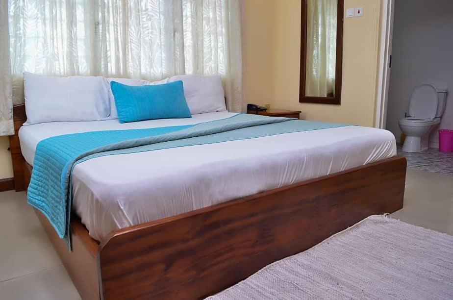 Hotel Loreto Cape Coast Exterior photo