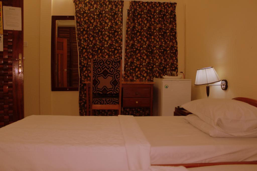 Hotel Loreto Cape Coast Exterior photo