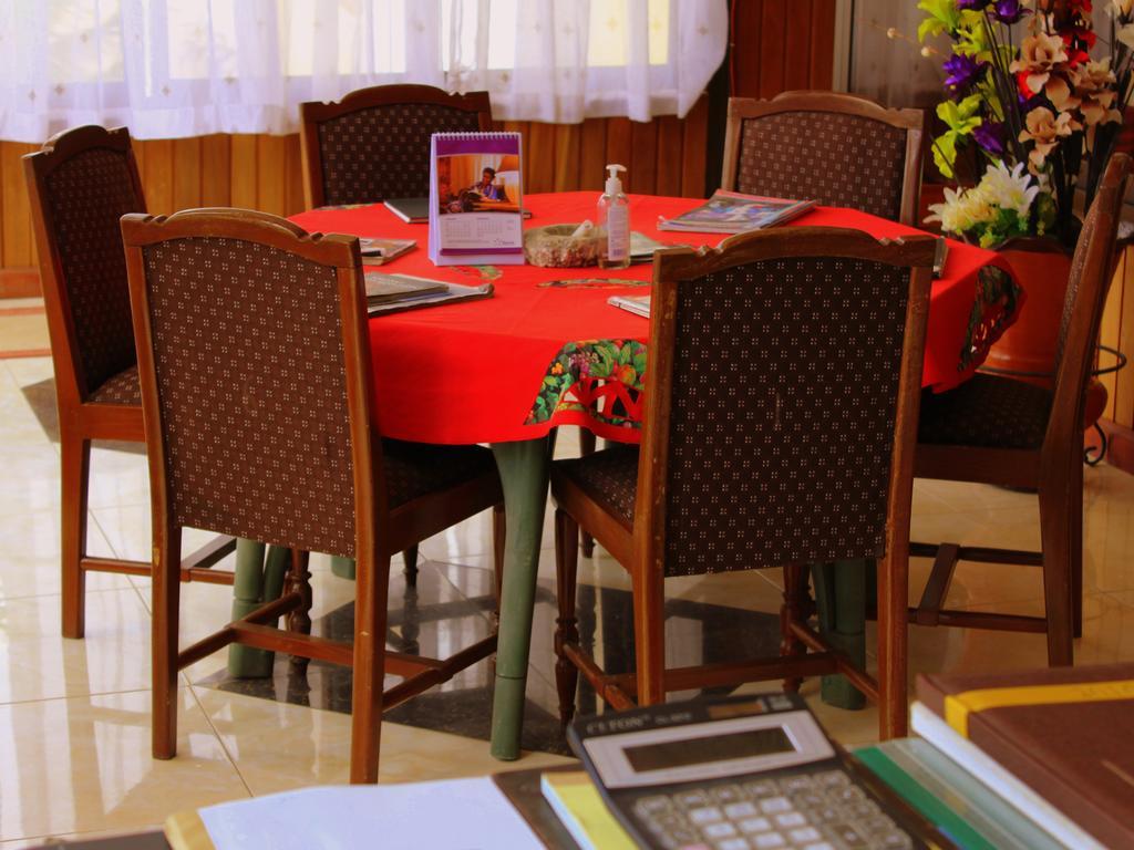 Hotel Loreto Cape Coast Exterior photo