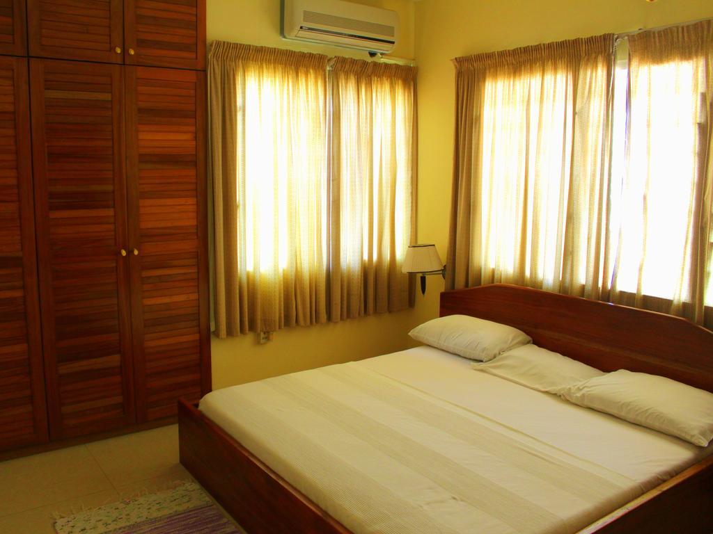 Hotel Loreto Cape Coast Exterior photo
