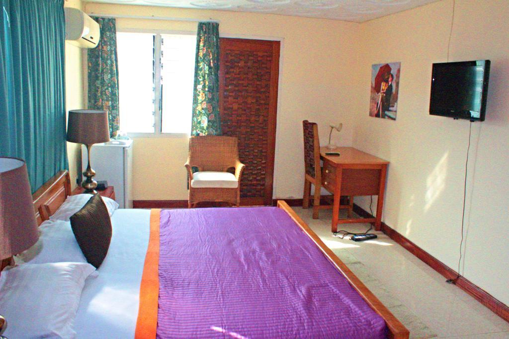 Hotel Loreto Cape Coast Exterior photo